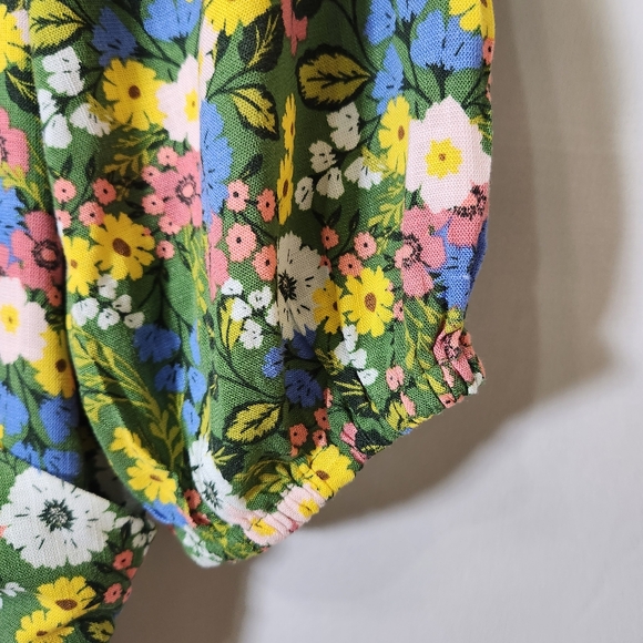 Green and White Floral Wrap Puff Sleeve Romper - Picture 7 of 13